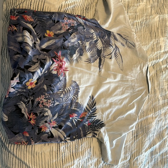 Tommy Bahama. Gently worn. Hawaiian button down shirt. Short sleeve linen  $128 - Picture 2 of 3
